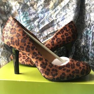 Brand New Sexy Leopard Heels size 9